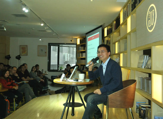 王路在《唧唧复唧唧》发布会上与读者交流