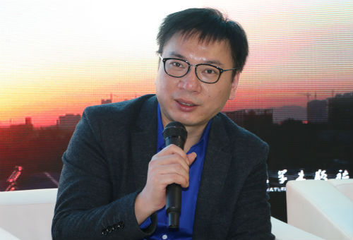 七零后作家路内新作《慈悲》记录远去的工厂和父辈